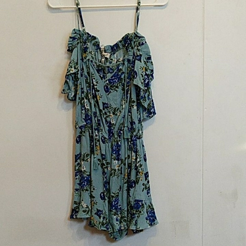 (1) Romper